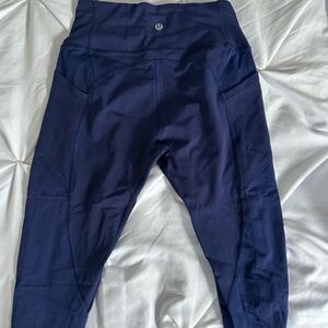 Women’s lululemon navy blue leggings with side pockets
